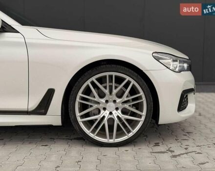 Белый БМВ 7 Серия, объемом двигателя 3 л и пробегом 113 тыс. км за 28440 $, фото 23 на Automoto.ua