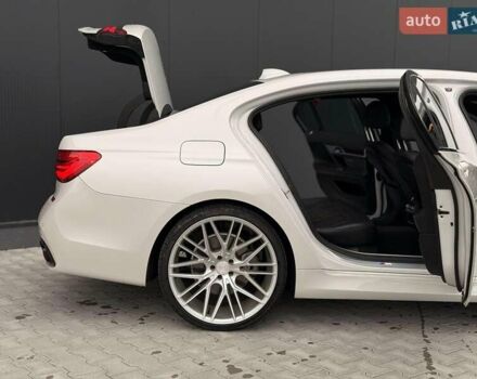 Белый БМВ 7 Серия, объемом двигателя 3 л и пробегом 113 тыс. км за 28440 $, фото 41 на Automoto.ua