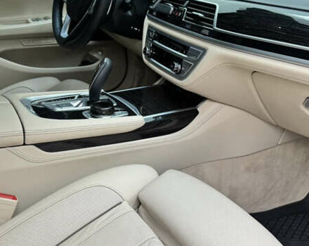 Белый БМВ 7 Серия, объемом двигателя 4.39 л и пробегом 87 тыс. км за 37000 $, фото 25 на Automoto.ua