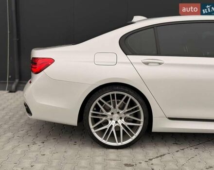 Белый БМВ 7 Серия, объемом двигателя 3 л и пробегом 113 тыс. км за 28440 $, фото 24 на Automoto.ua
