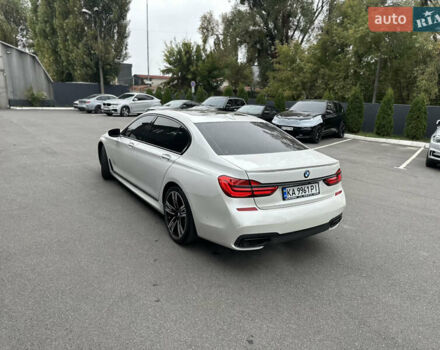 Белый БМВ 7 Серия, объемом двигателя 3 л и пробегом 150 тыс. км за 31500 $, фото 3 на Automoto.ua