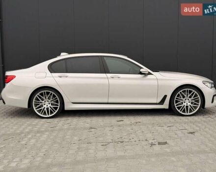 Белый БМВ 7 Серия, объемом двигателя 3 л и пробегом 113 тыс. км за 28440 $, фото 22 на Automoto.ua