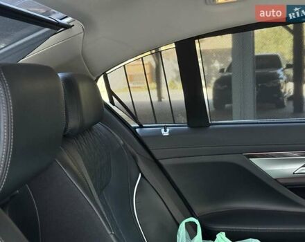 Белый БМВ 7 Серия, объемом двигателя 3 л и пробегом 107 тыс. км за 46000 $, фото 15 на Automoto.ua