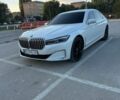 Белый БМВ 7 Серия, объемом двигателя 3 л и пробегом 175 тыс. км за 39500 $, фото 1 на Automoto.ua