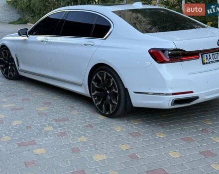 Белый БМВ 7 Серия, объемом двигателя 3 л и пробегом 107 тыс. км за 46000 $, фото 3 на Automoto.ua