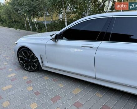 Белый БМВ 7 Серия, объемом двигателя 3 л и пробегом 107 тыс. км за 46000 $, фото 18 на Automoto.ua