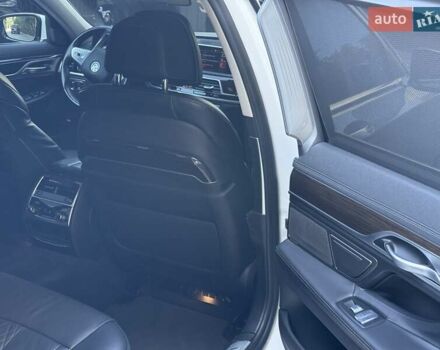 Белый БМВ 7 Серия, объемом двигателя 3 л и пробегом 107 тыс. км за 46000 $, фото 13 на Automoto.ua