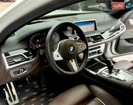 Белый БМВ 7 Серия, объемом двигателя 3 л и пробегом 130 тыс. км за 49900 $, фото 35 на Automoto.ua