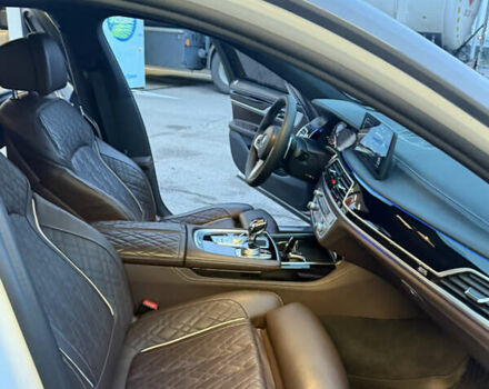 Белый БМВ 7 Серия, объемом двигателя 2.99 л и пробегом 44 тыс. км за 69000 $, фото 26 на Automoto.ua