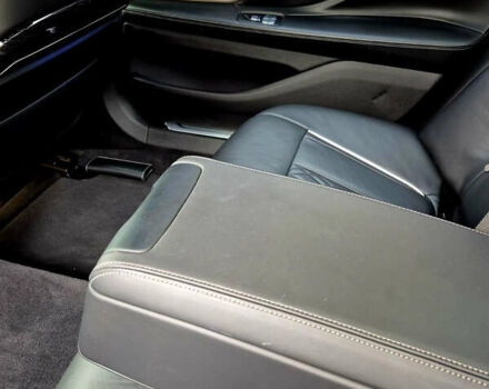 Белый БМВ 7 Серия, объемом двигателя 3 л и пробегом 37 тыс. км за 59000 $, фото 1 на Automoto.ua