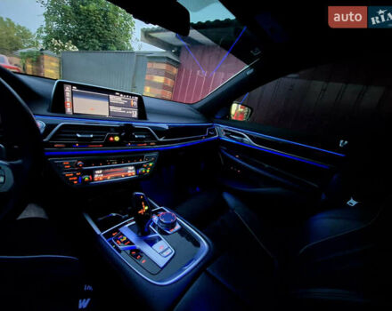 Белый БМВ 7 Серия, объемом двигателя 3 л и пробегом 37 тыс. км за 59000 $, фото 12 на Automoto.ua