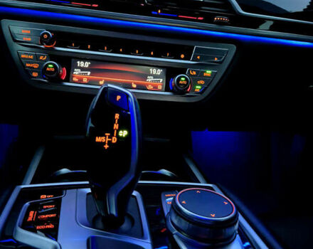 Белый БМВ 7 Серия, объемом двигателя 3 л и пробегом 37 тыс. км за 59000 $, фото 13 на Automoto.ua