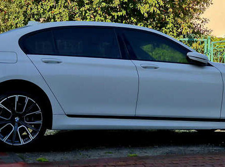 Белый БМВ 7 Серия, объемом двигателя 3 л и пробегом 37 тыс. км за 59000 $, фото 19 на Automoto.ua