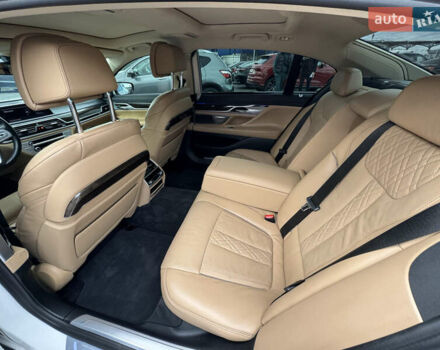 Білий БМВ 7 Серія, об'ємом двигуна 3 л та пробігом 71 тис. км за 49500 $, фото 22 на Automoto.ua