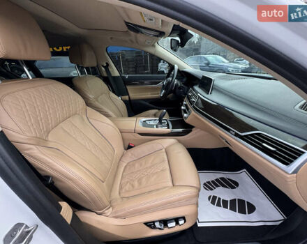 Білий БМВ 7 Серія, об'ємом двигуна 3 л та пробігом 71 тис. км за 49500 $, фото 19 на Automoto.ua