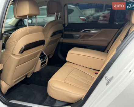 Білий БМВ 7 Серія, об'ємом двигуна 3 л та пробігом 71 тис. км за 49500 $, фото 21 на Automoto.ua