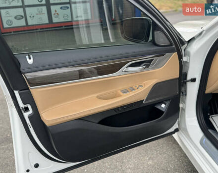 Білий БМВ 7 Серія, об'ємом двигуна 3 л та пробігом 71 тис. км за 49500 $, фото 12 на Automoto.ua