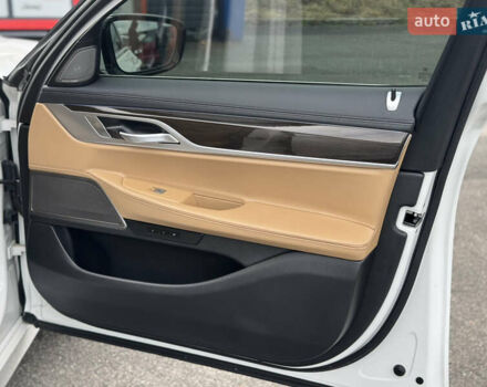 Білий БМВ 7 Серія, об'ємом двигуна 3 л та пробігом 71 тис. км за 49500 $, фото 16 на Automoto.ua