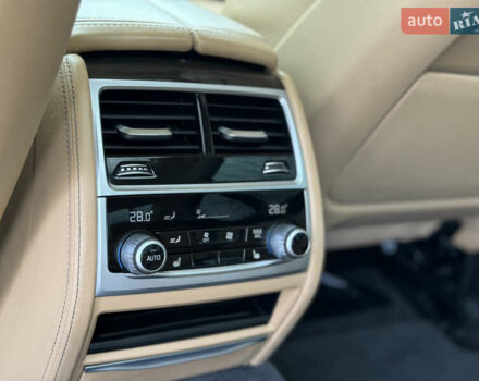 Білий БМВ 7 Серія, об'ємом двигуна 3 л та пробігом 71 тис. км за 49500 $, фото 23 на Automoto.ua