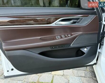 Белый БМВ 7 Серия, объемом двигателя 2.99 л и пробегом 9 тыс. км за 85000 $, фото 37 на Automoto.ua