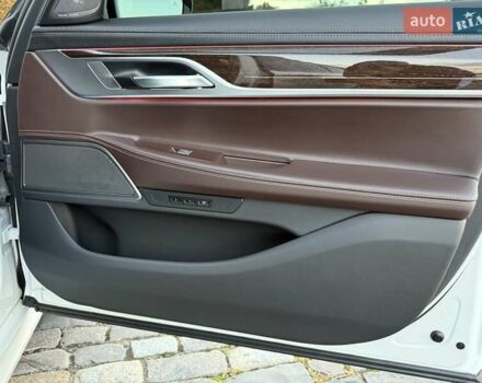 Белый БМВ 7 Серия, объемом двигателя 2.99 л и пробегом 9 тыс. км за 85000 $, фото 29 на Automoto.ua