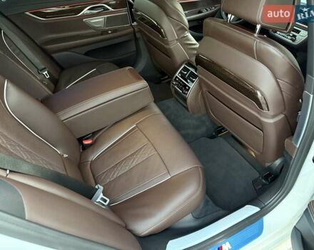 Белый БМВ 7 Серия, объемом двигателя 2.99 л и пробегом 9 тыс. км за 85000 $, фото 43 на Automoto.ua