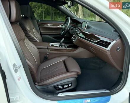 Белый БМВ 7 Серия, объемом двигателя 2.99 л и пробегом 9 тыс. км за 85000 $, фото 24 на Automoto.ua