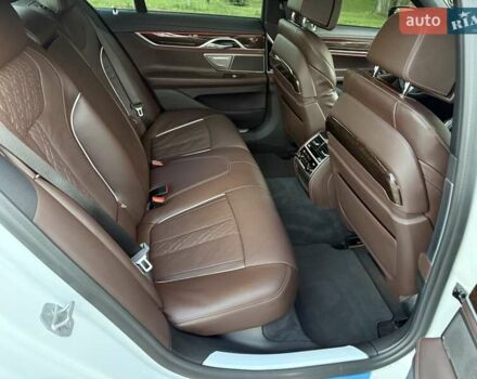 Белый БМВ 7 Серия, объемом двигателя 2.99 л и пробегом 9 тыс. км за 85000 $, фото 40 на Automoto.ua
