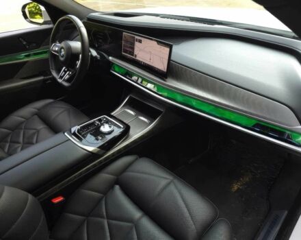 Білий БМВ 7 Серія, об'ємом двигуна 3 л та пробігом 23 тис. км за 36700 $, фото 7 на Automoto.ua