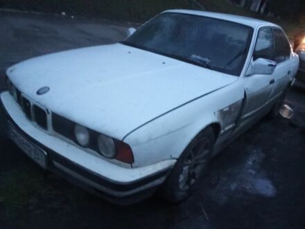 Белый БМВ 7 Серия, объемом двигателя 2 л и пробегом 333 тыс. км за 1420 $, фото 1 на Automoto.ua