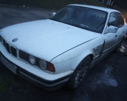 Белый БМВ 7 Серия, объемом двигателя 2 л и пробегом 333 тыс. км за 1420 $, фото 1 на Automoto.ua