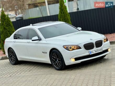 Білий БМВ 7 Серія, об'ємом двигуна 3 л та пробігом 133 тис. км за 12500 $, фото 1 на Automoto.ua
