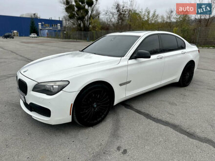 Белый БМВ 7 Серия, объемом двигателя 3 л и пробегом 291 тыс. км за 17500 $, фото 1 на Automoto.ua