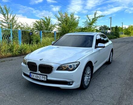Белый БМВ 7 Серия, объемом двигателя 4.4 л и пробегом 189 тыс. км за 9000 $, фото 1 на Automoto.ua