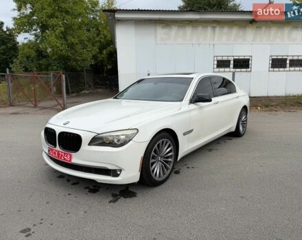 Белый БМВ 7 Серия, объемом двигателя 3 л и пробегом 155 тыс. км за 10900 $, фото 1 на Automoto.ua