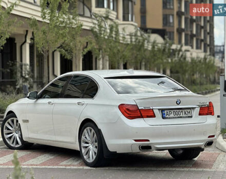 Белый БМВ 7 Серия, объемом двигателя 3 л и пробегом 240 тыс. км за 17000 $, фото 1 на Automoto.ua