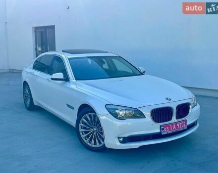 Белый БМВ 7 Серия, объемом двигателя 3 л и пробегом 215 тыс. км за 10400 $, фото 1 на Automoto.ua