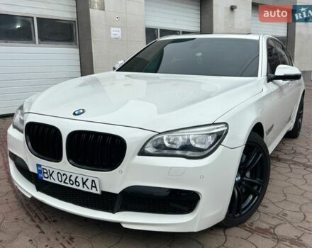 Белый БМВ 7 Серия, объемом двигателя 2.98 л и пробегом 238 тыс. км за 12500 $, фото 1 на Automoto.ua