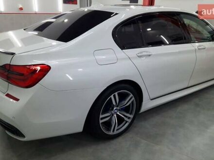 Белый БМВ 7 Серия, объемом двигателя 2.98 л и пробегом 156 тыс. км за 23500 $, фото 1 на Automoto.ua