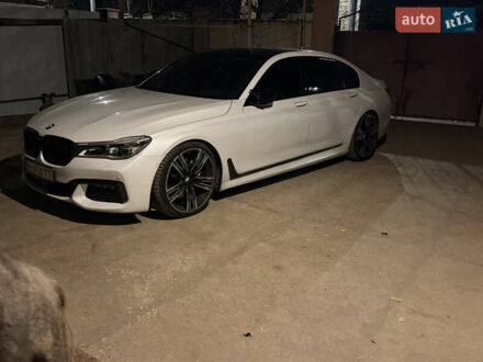 Белый БМВ 7 Серия, объемом двигателя 4.39 л и пробегом 180 тыс. км за 32500 $, фото 1 на Automoto.ua