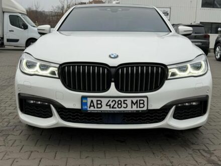 Белый БМВ 7 Серия, объемом двигателя 3 л и пробегом 122 тыс. км за 29500 $, фото 1 на Automoto.ua