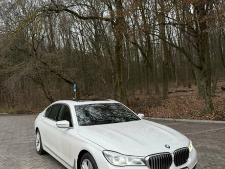 Белый БМВ 7 Серия, объемом двигателя 2.99 л и пробегом 176 тыс. км за 40000 $, фото 1 на Automoto.ua