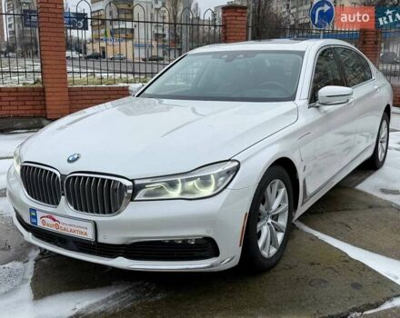 Белый БМВ 7 Серия, объемом двигателя 2 л и пробегом 207 тыс. км за 29900 $, фото 1 на Automoto.ua