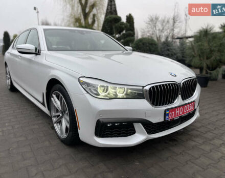 Белый БМВ 7 Серия, объемом двигателя 3 л и пробегом 167 тыс. км за 28000 $, фото 1 на Automoto.ua