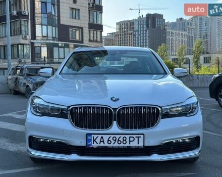 Белый БМВ 7 Серия, объемом двигателя 3 л и пробегом 155 тыс. км за 34500 $, фото 1 на Automoto.ua