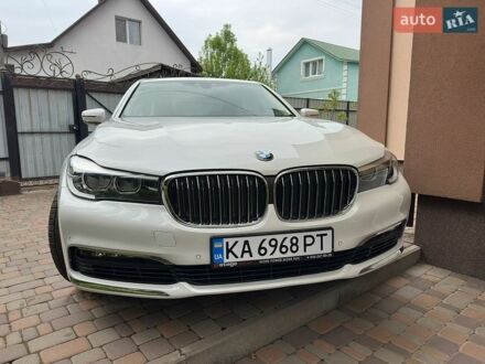 Белый БМВ 7 Серия, объемом двигателя 3 л и пробегом 155 тыс. км за 34500 $, фото 1 на Automoto.ua
