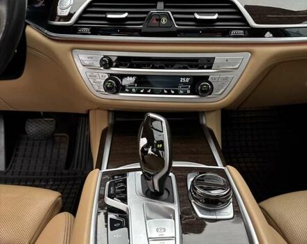 Бежевый БМВ 7 Серия, объемом двигателя 4.39 л и пробегом 129 тыс. км за 48499 $, фото 37 на Automoto.ua