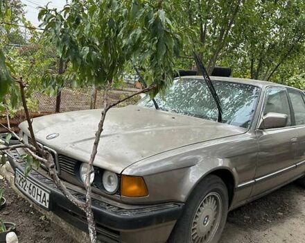 Бежевый БМВ 7 Серия, объемом двигателя 3.5 л и пробегом 408 тыс. км за 2000 $, фото 1 на Automoto.ua