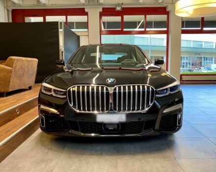 Черный БМВ 7 Серия, объемом двигателя 0 л и пробегом 8 тыс. км за 49400 $, фото 1 на Automoto.ua