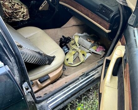 Чорний БМВ 7 Серія, об'ємом двигуна 3.4 л та пробігом 255 тис. км за 1400 $, фото 4 на Automoto.ua